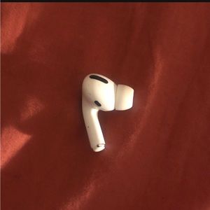 Left air pod